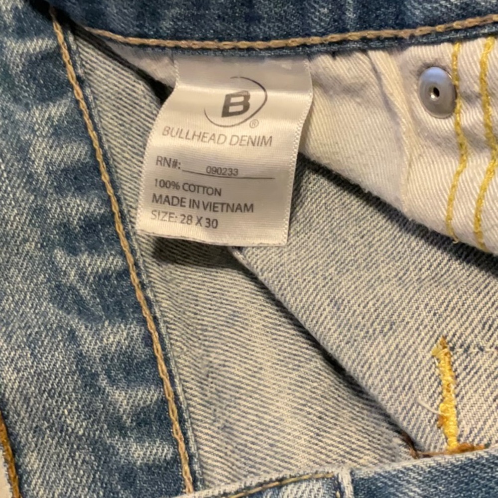 Bullhead young men’s jeans bundle. 2 blue jeans 100 percent cotton, 1 tan jeans - Picture 13 of 16